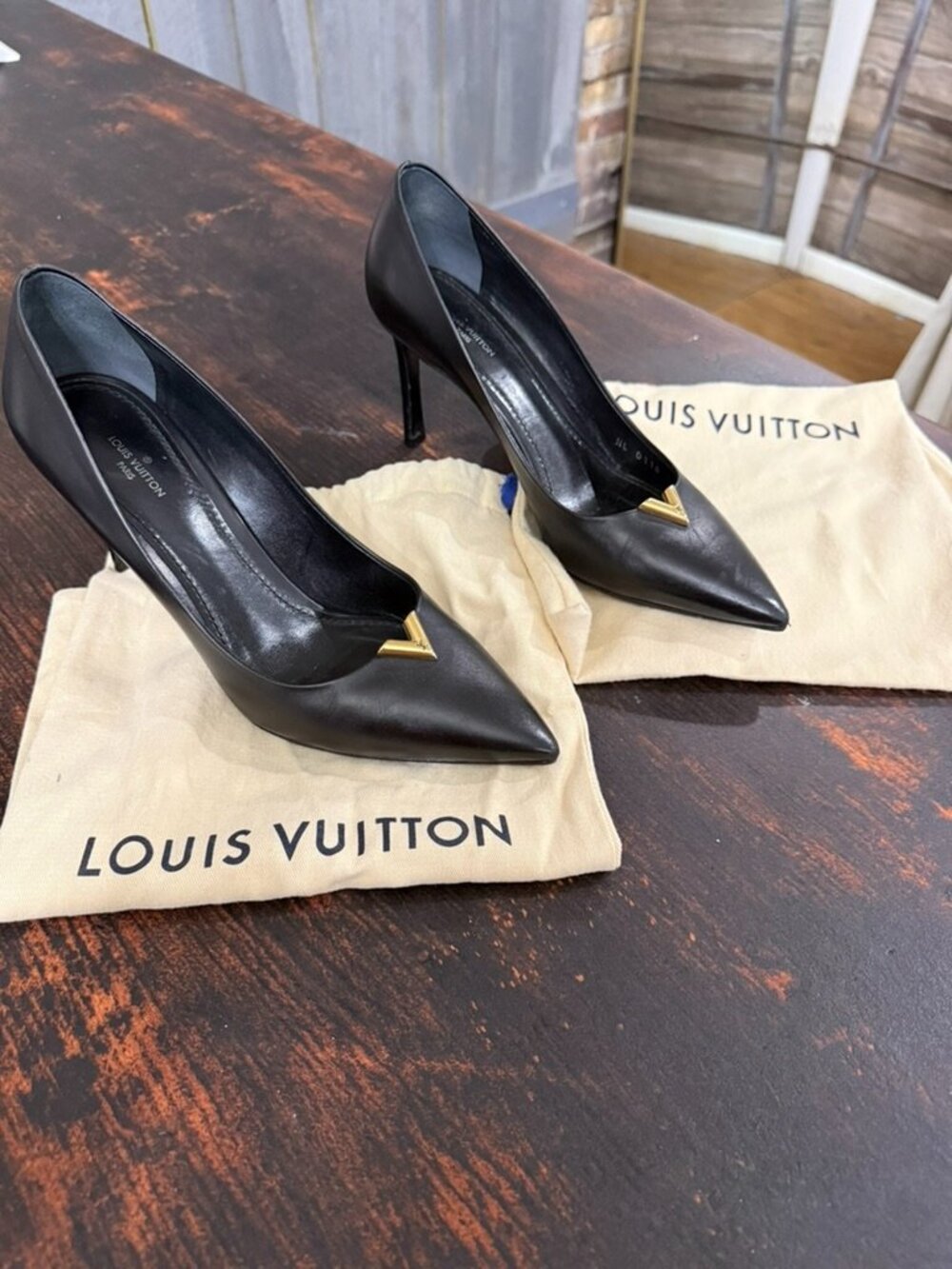 Louis Vuitton Heartbreaker Pumps in black calf leather